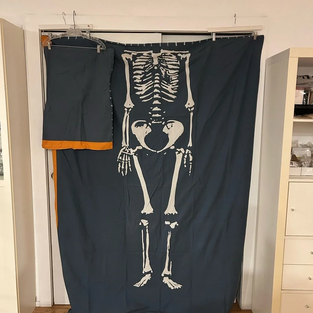 Skeleton twin duvet cover with pillow case